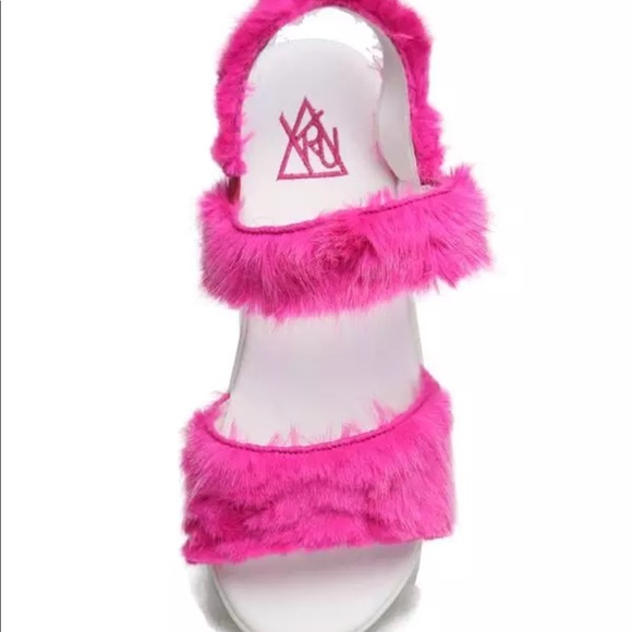 YRU PINK FAUX FUR BEDROCK PLATFORM SANDALS - Picture 3 of 3